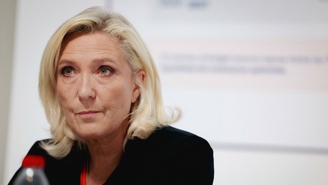 Marine Le Pen stellte in Brüssel ihre Pläne zum Rückbau der Befugnisse der EU-Kommission vor