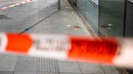 Berlin: Drei Männer attackieren Mitarbeiterin von queerer Bar ‒ und verletzen zwei Gäste mit Messer
