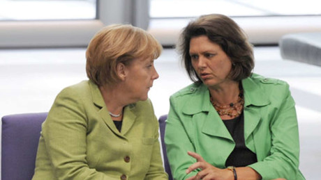 Merkel vor Comeback? SPD und Grüne plädieren für Bundespräsidentin