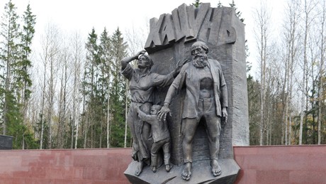 Die ältere russische Schwester von Chatyn – 85 Jahre nach dem Chazun-Massaker
