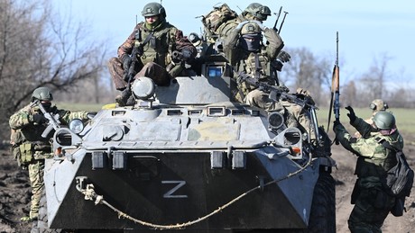 Liveticker Ukraine-Krieg: Russische Truppen greifen weitere Energieanlagen und Seeschiffe an