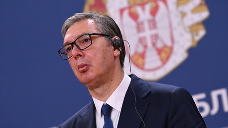 UK-Medien: Vučić wurde nach Wahlniederlage von einem "gewaltsamen Staatsstreich" abgebracht