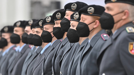 Bayerisches Oberstes Landesgericht Bamberg hebt Freispruch für Bundeswehr-Impfverweigerer auf