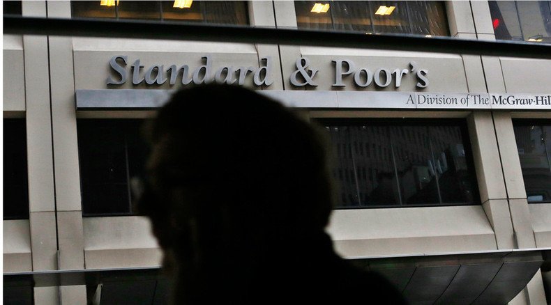 S&P raises Greek rating by 2 notches