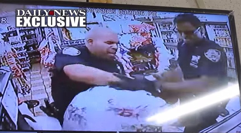 NYPD officers punch, club a man over $3 ‘pizza theft’ (VIDEO)
