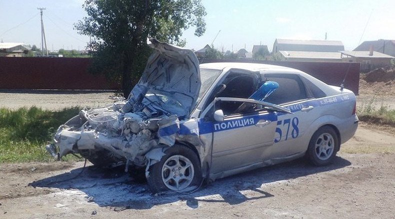 Russian hero cop rams his car into oncoming vehicle to save children's lives