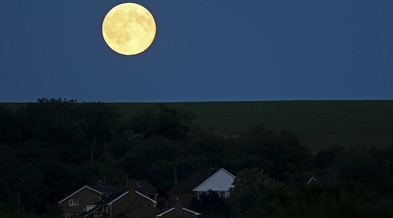 Stunning images reveal Blue Moon’s true colors (PHOTOS)