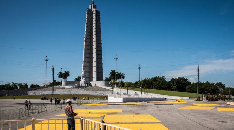 Pope to conduct Cuba mass next to iconic Che Guevara portrait