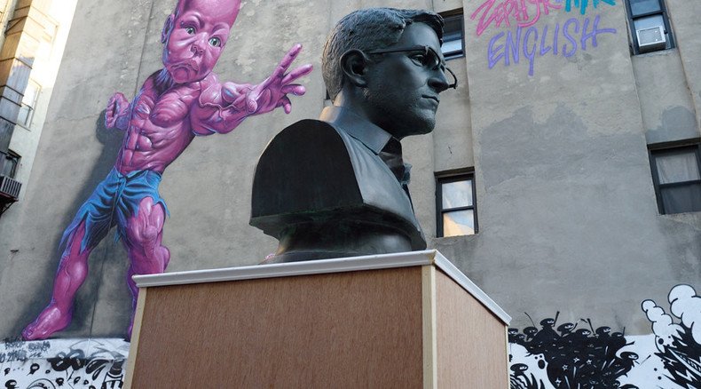 ‘Busted’ Snowden bust back in New York, this time as street art exhibit