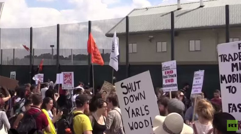 ‘Stop scapegoating immigrants!’ Hundreds hit on Yarl’s Wood detention center (PHOTOS, VIDEO)