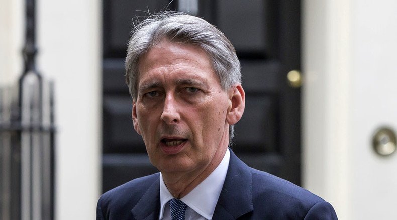 ‘Marauding’ migrants threaten UK national security - Foreign Secretary 
