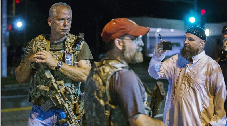 Heavily-armed white men patrol Ferguson, ‘ready to confront authorities to defend US Constitution’