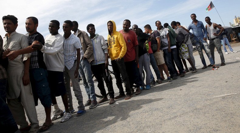 Migrants trafficked by ‘English mafia’ – French mayor