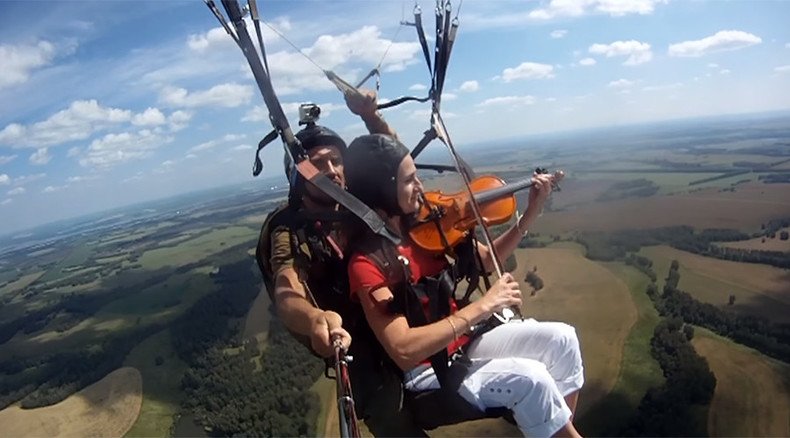 Russian band records song while paragliding 650 meters above ground (VIDEO)