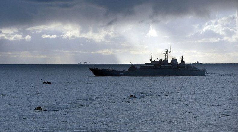 1,000 Russian troops & 2 assault landing ships hone military maneuvers in Arctic