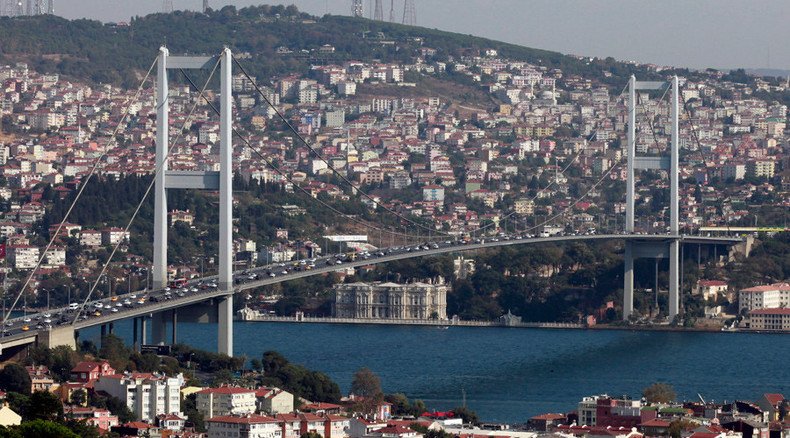 Shootout & mass brawl at Istanbul bus station injures at least 7