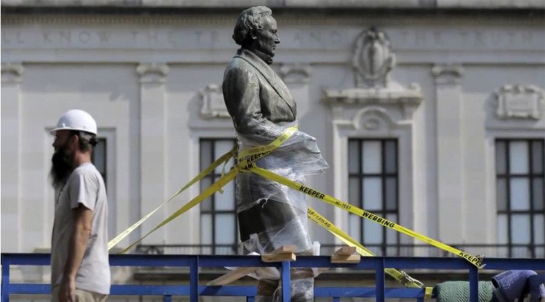Statue of Confederate president removed from UT Austin