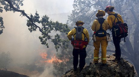 100-acre wildfire prompts evacuation at California mountain resorts