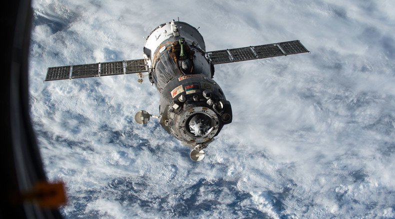Tight space: Soyuz spaceship forced to dodge old Japanese booster debris