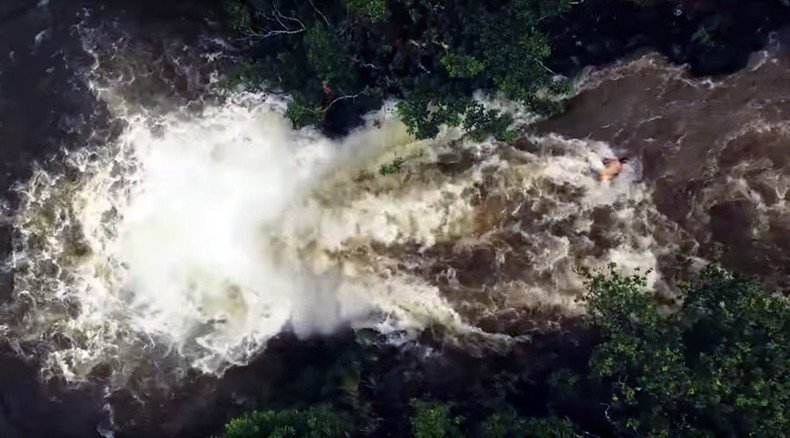 Drone records hikers in Hawaii caught in near-deadly flash flood