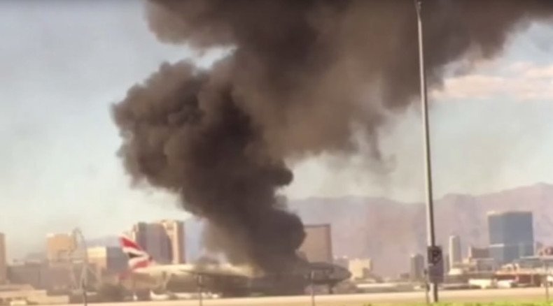 BA Boeing-777 with 172 people aboard catches fire on runway in Las Vegas (VIDEOS)