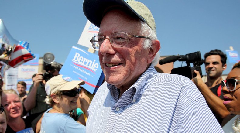 Feel the Bern: Sanders takes lead in Iowa poll as Clinton reels from email scandal