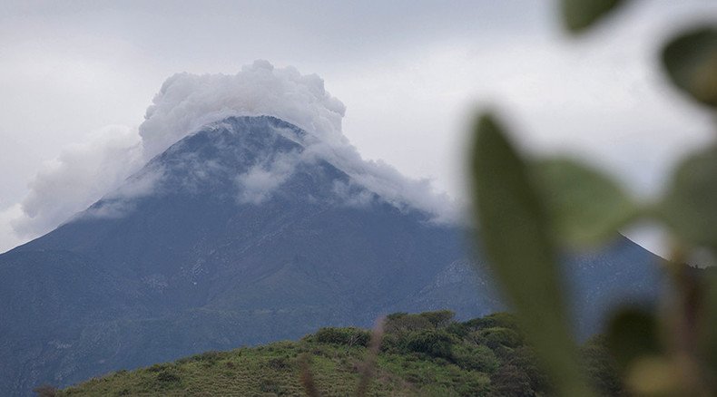 Two Mexican volcanoes erupt, shooting ash, smoke into sky (PHOTOS, VIDEOS)