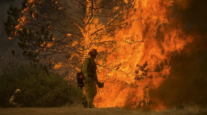 10,000-acre blaze: 4 firefighters injured, thousands evacuated in California’s Valley Fire (PHOTOS)