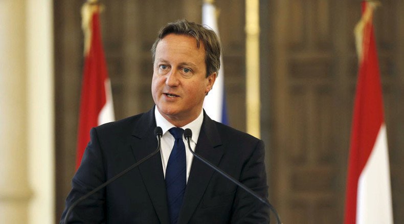 Cameron meets Syrian refugees during Lebanon visit