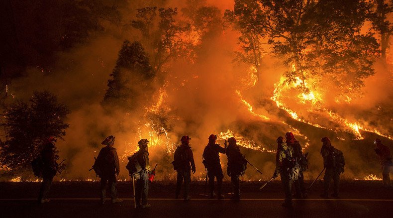 California burning: One dead, 1,000s evacuated as wildfires scorch 400 homes (PHOTOS)