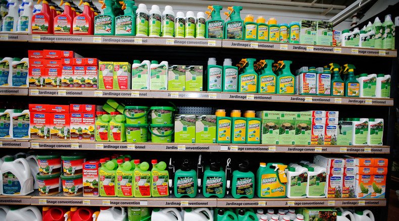 Indoor pesticides 'significantly increase' risk of child cancers – study