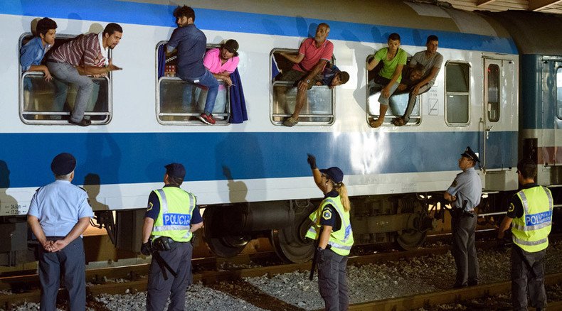 Slovenia halts rail traffic to stop refugee inflow from Croatia