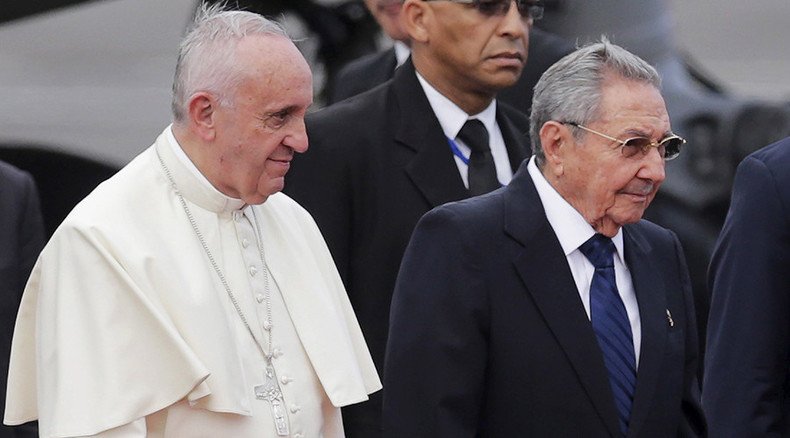 Pope Francis praises US-Cuba rapprochement as role model for entire world