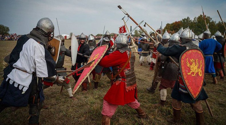 75,000 gather to watch medieval battle reenactment in Russia (PHOTOS)