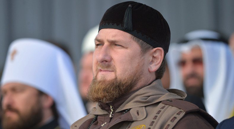 Chechen leader Kadyrov takes 1,000 Syrian refugees out for holiday feast in German restaurant