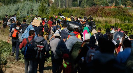 Slovakia to challenge refugee quotas in court, Hungary takes aim at EU budget