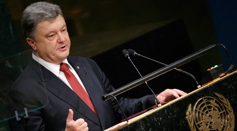 'Ukraine's Petro Poroshenko is failing on all sides'