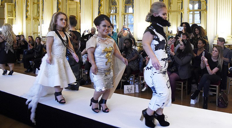 Shine on, sisters! Short-statured models take coveted Paris catwalk by storm (VIDEO)