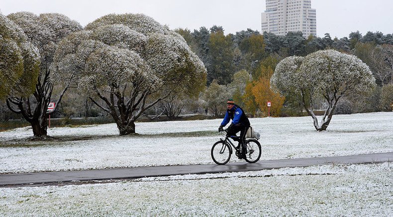 First snow blankets Moscow (PHOTO)