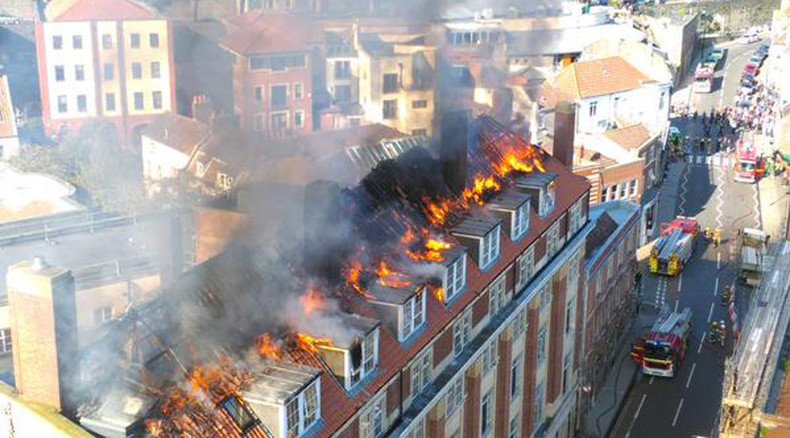 Fire rips through Bristol student halls (VIDEO)