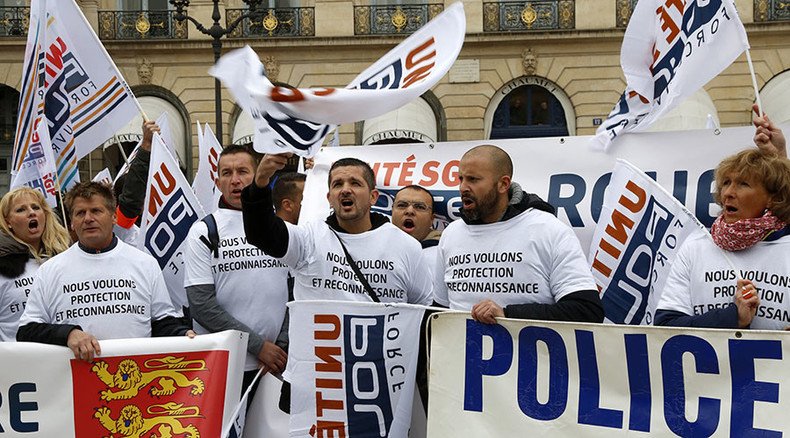 Thousands of French police protest govt after shooting of colleague by prisoner