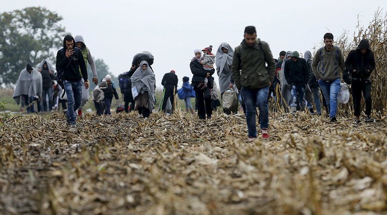 Hungary seals borders as refugees flow into Slovenia