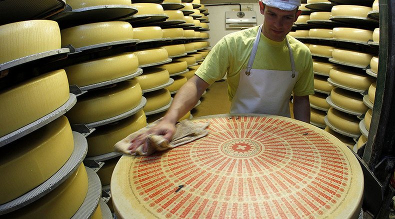 Russia allows imports of cheese from 8 Swiss companies