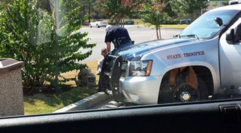 Alabama trooper buys guy lunch, pic goes viral