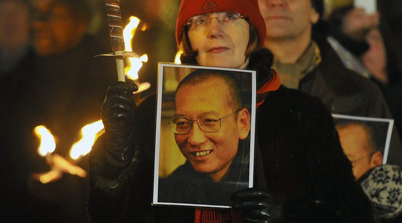 Xi visit: Nobel-winners urge Cameron to raise case of Chinese laureate Liu Xiaobo