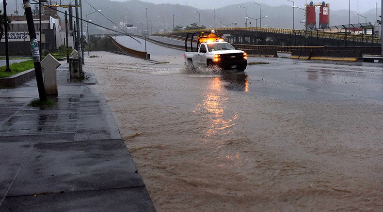 325km/h winds, thousands evacuated as Hurricane Patricia pounds Mexico (PHOTOS, VIDEOS)