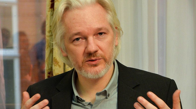 Want to thwart govt spies? Use snail mail, Assange says