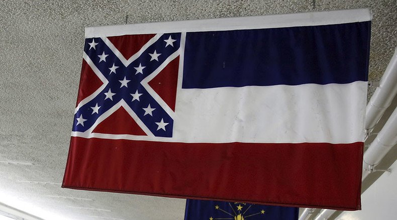 University of Mississippi takes down state flag with Confederate symbol