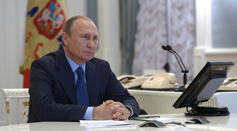 Putin wants to ax dollar from Russian trade