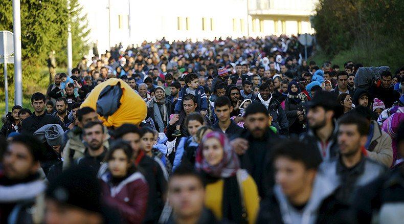 Austria to build border fence with Slovenia amid refugee crisis — RT ...